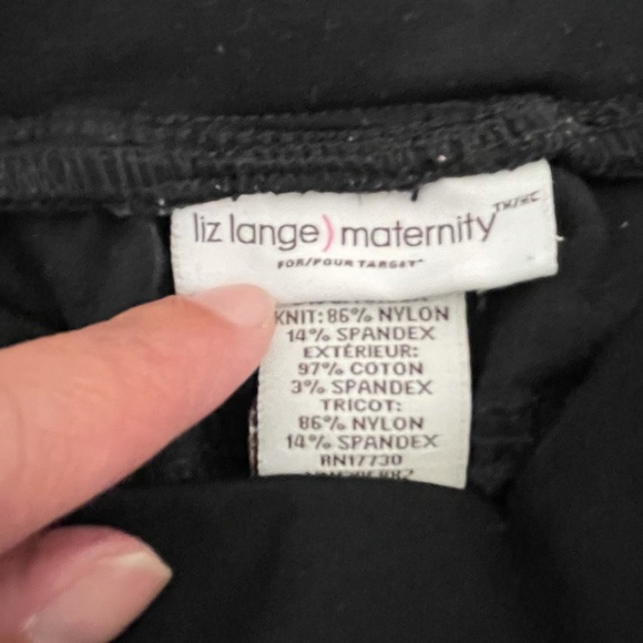 Maternity Shorts in black, size M 8/10. - Picture 3 of 4